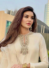 Sadia Khan Outfit